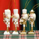 Nussknacker Christbaumschmuck 4er Set weiß in Box 13cm mit Aufhänger